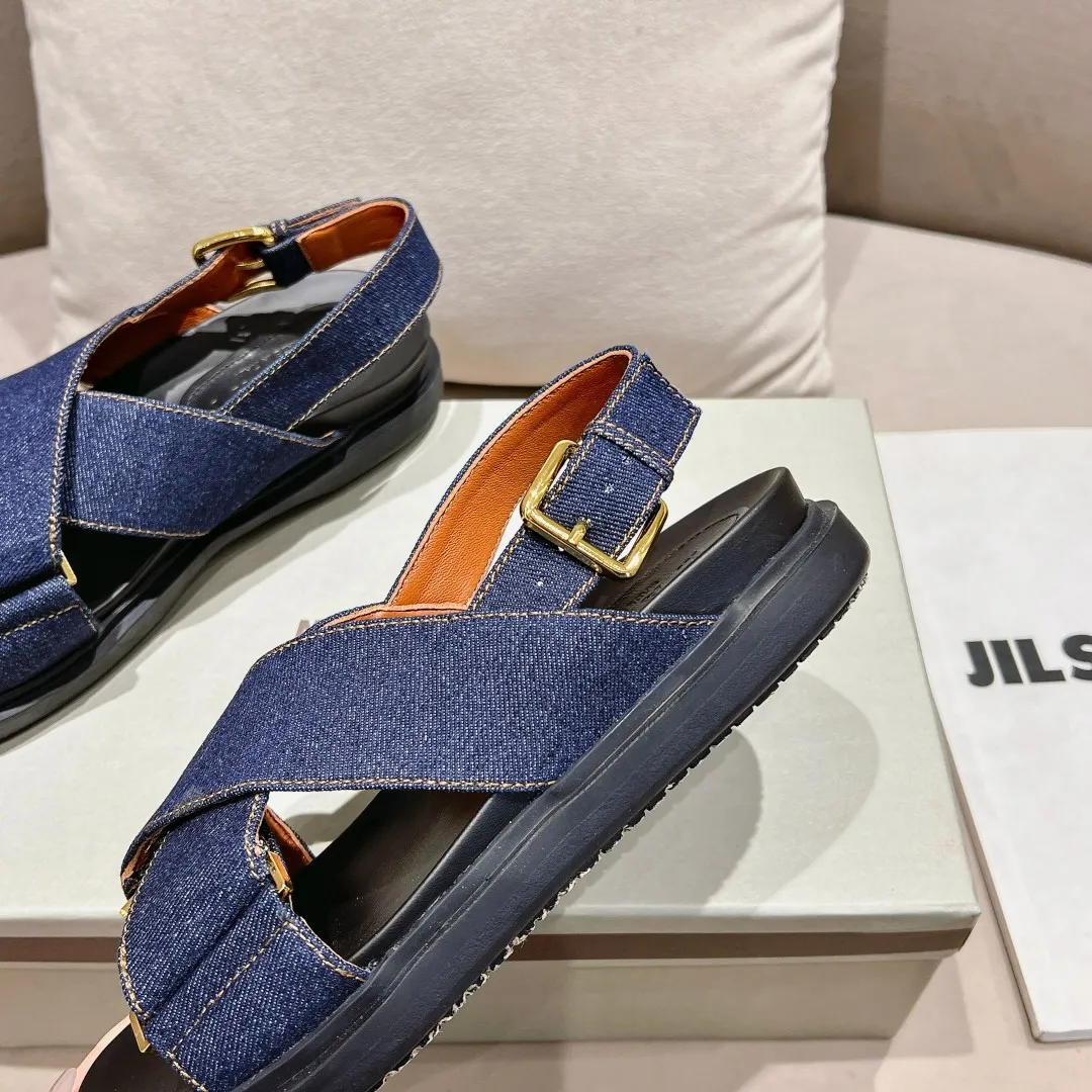 👟👟Ex-factory price 420👟👟 Marni Mani, popular online celebrity style, Taobao, popular single style in physical stores! Thick-soled, elevated classic cross-strap, color-blocked flat-soled cowhide open-toe European and American style women's sandals. Fabric: Cowhide Lining: Sheepskin Outsole: Rubber Button: Gold Size: 35-40